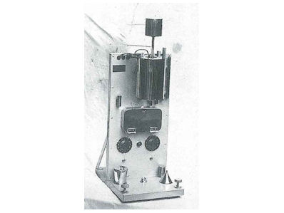 熱可塑性樹脂流動性試験機『メルトインデックサ』(1955)